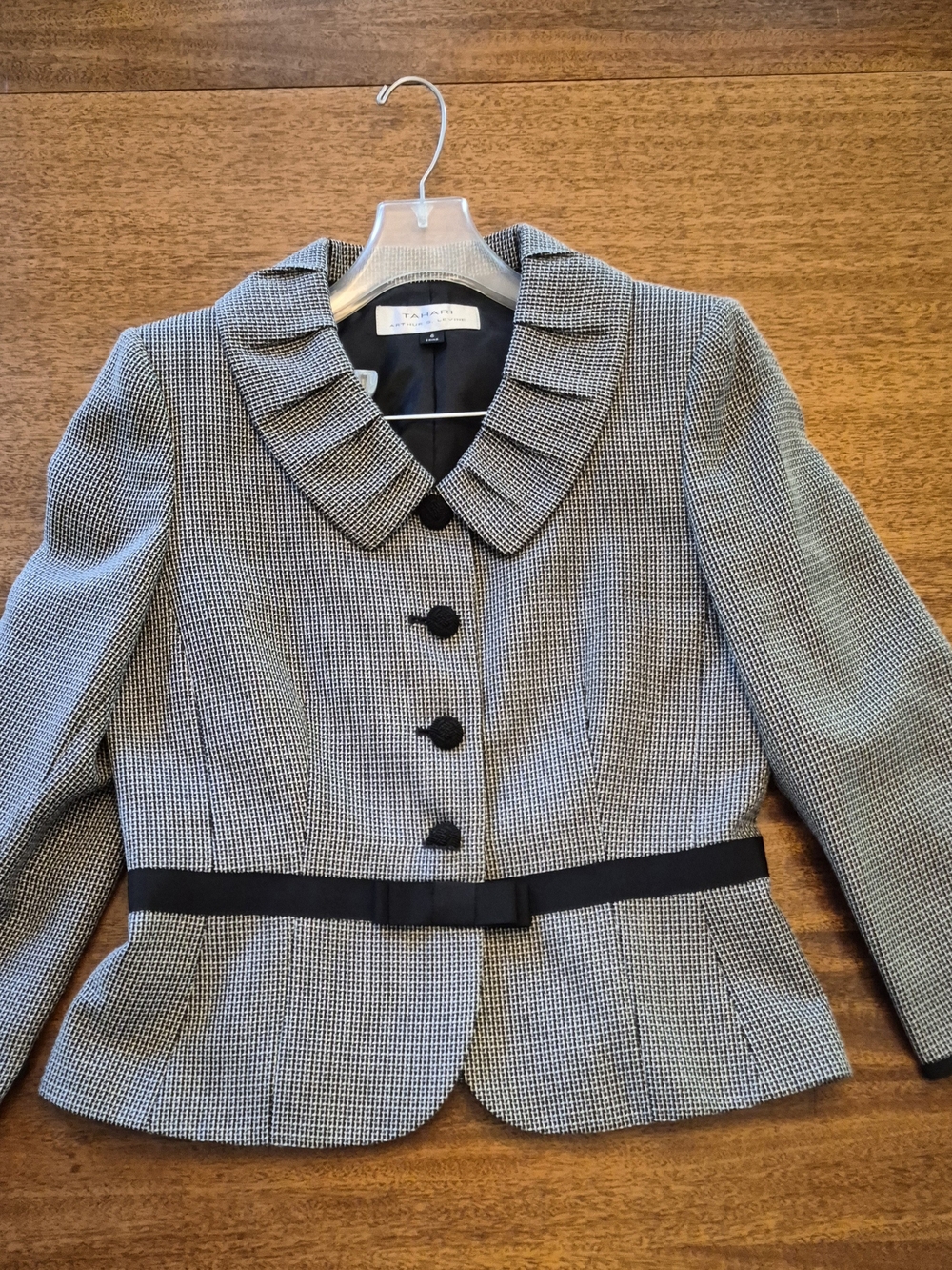 Tahari Black & White Houndstooth Peplum Jacket Size 6